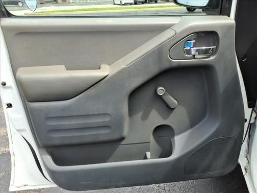 Glacier White 2015 Nissan Frontier S