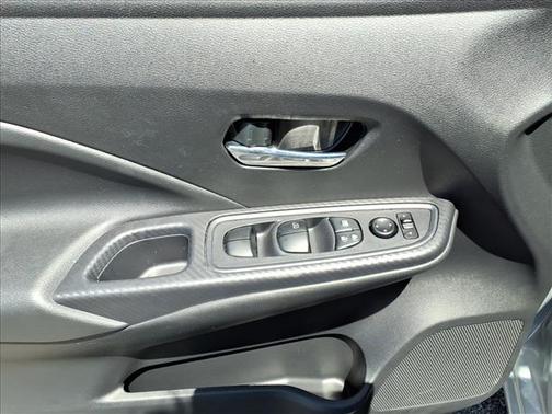 Brilliant Silver Metallic 2023 Nissan Versa 1.6 SV