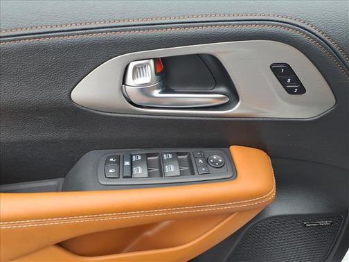 2025 Chrysler Pacifica Pinnacle