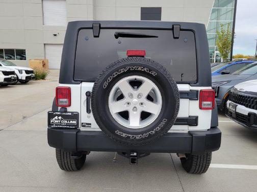 Bright White Clearcoat 2016 Jeep Wrangler Unlimited Sport