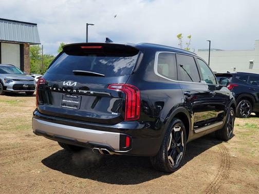 Ebony Black 2025 Kia Telluride S