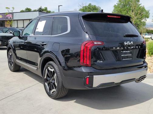 Ebony Black 2025 Kia Telluride S