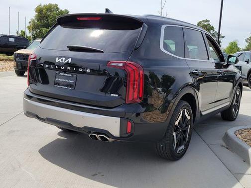 Ebony Black 2025 Kia Telluride S