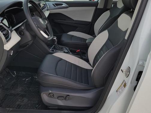 2025 Volkswagen Taos 1.5T SEL