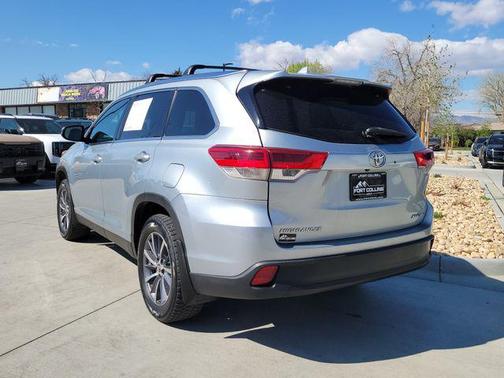 Celestial Silver Metallic 2019 Toyota Highlander XLE