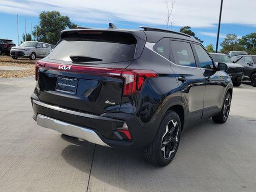 Fusion Black 2025 Kia Seltos EX