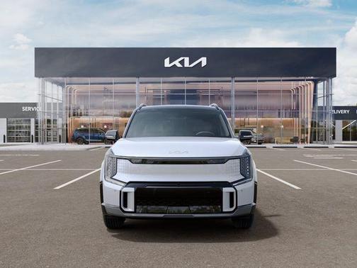 Glacial White Pearl/Ebony Black Roof 2026 Kia EV9 GT-Line