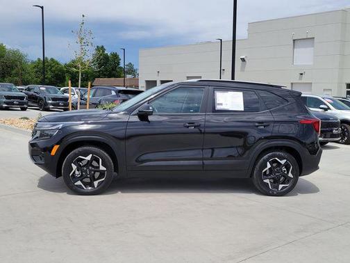 Fusion Black 2026 Kia Seltos S