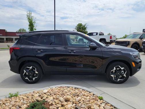Fusion Black 2026 Kia Seltos S