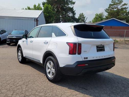 2022 Kia Sorento LX