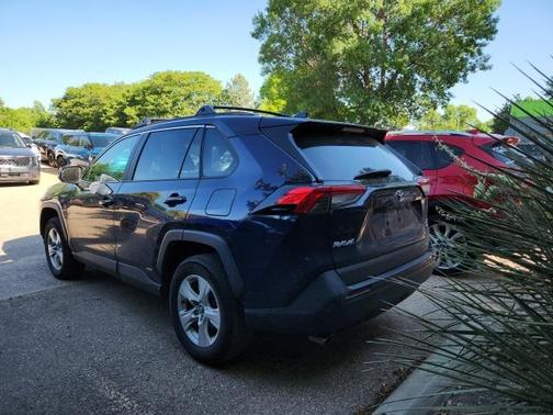 2020 Toyota RAV4 Hybrid XLE