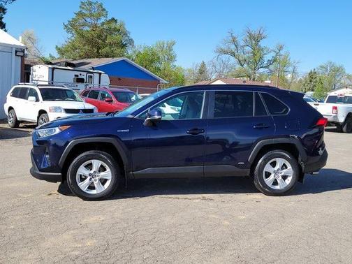 2021 Toyota RAV4 Hybrid XLE