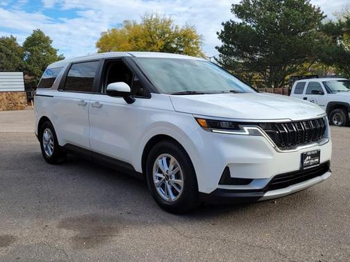 2023 Kia Carnival LX