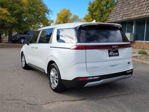 2023 Kia Carnival LX