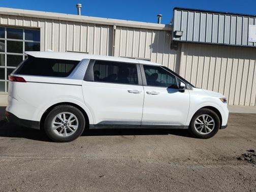 2023 Kia Carnival LX