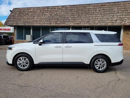 2023 Kia Carnival LX