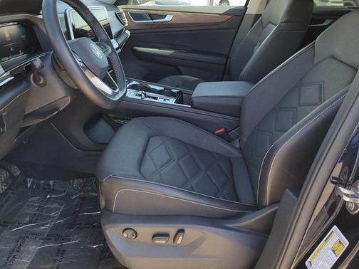 2024 Volkswagen Atlas 2.0T SE w/Technology 4MOTION