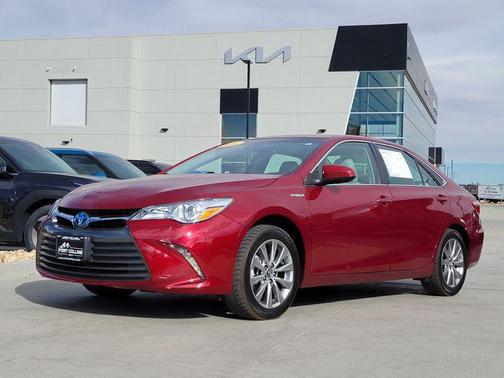 2017 Toyota Camry Hybrid XLE