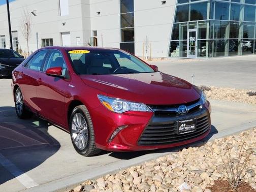 2017 Toyota Camry Hybrid XLE