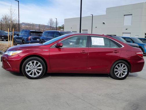 2017 Toyota Camry Hybrid XLE