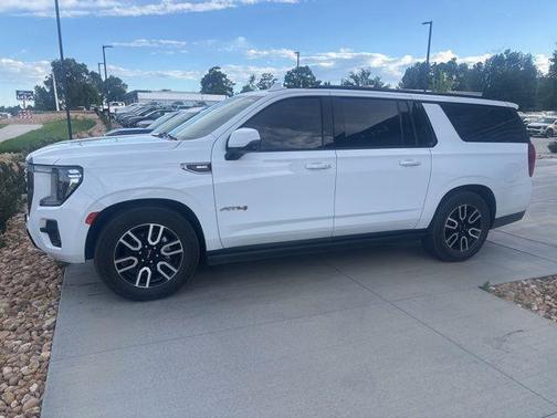 Summit White 2023 GMC Yukon XL 4WD AT4