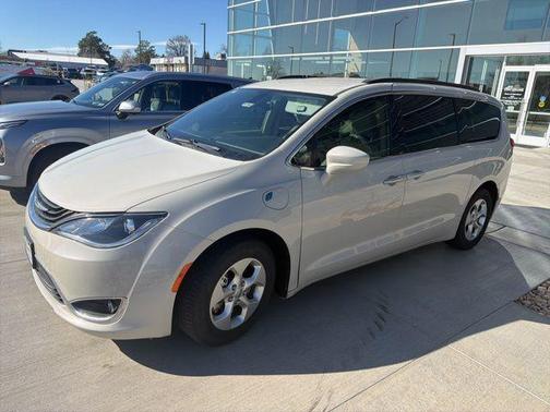 Tusk White 2017 Chrysler Pacifica Hybrid Premium