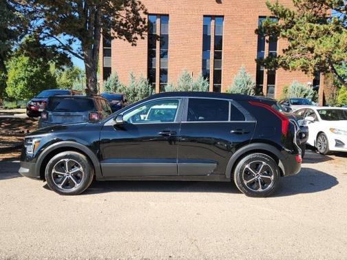 2023 Kia Niro LX