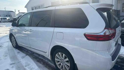2016 Toyota Sienna LE
