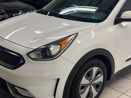 2017 Kia Niro LX