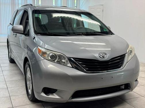 2014 Toyota Sienna LE