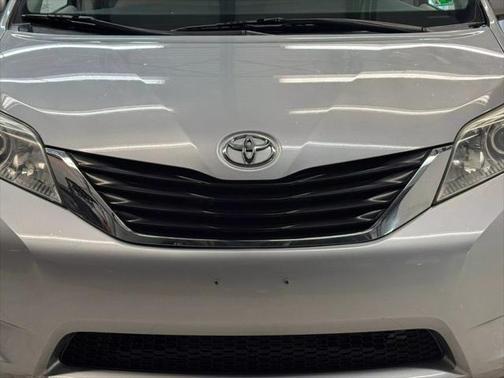 2014 Toyota Sienna LE