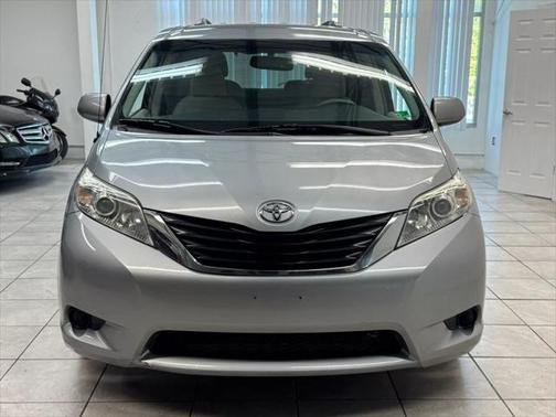 2014 Toyota Sienna LE