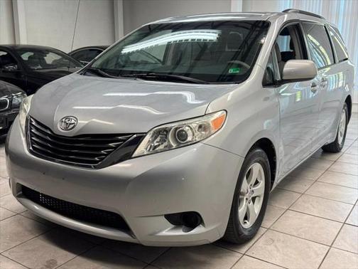 2014 Toyota Sienna LE