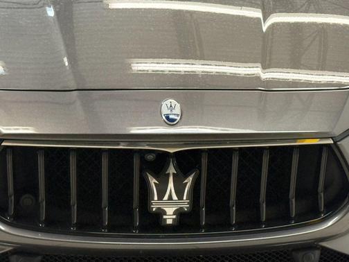 2022 Maserati Ghibli Modena Q4