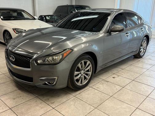 Graphite Shadow 2018 INFINITI Q70 3.7 LUXE