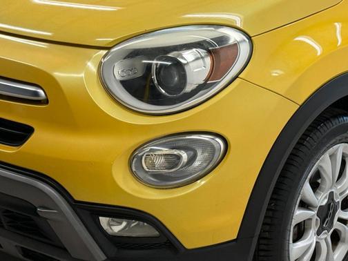 Giallo Tristrato (Tri-Coat Yellow) 2016 FIAT 500X Trekking