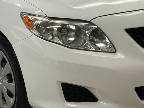 Super White 2010 Toyota Corolla LE