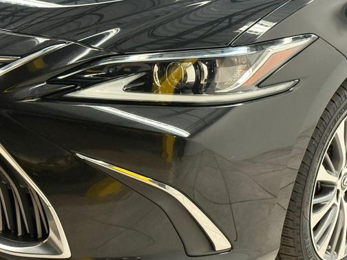 2021 Lexus ES 250 Base