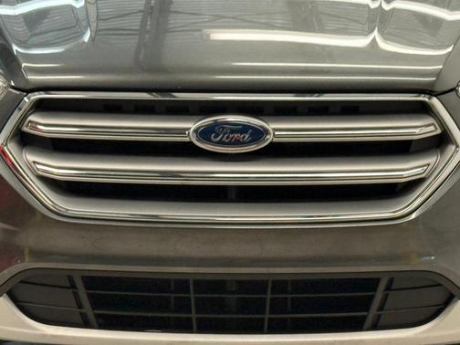 Magnetic Metallic 2017 Ford Escape SE