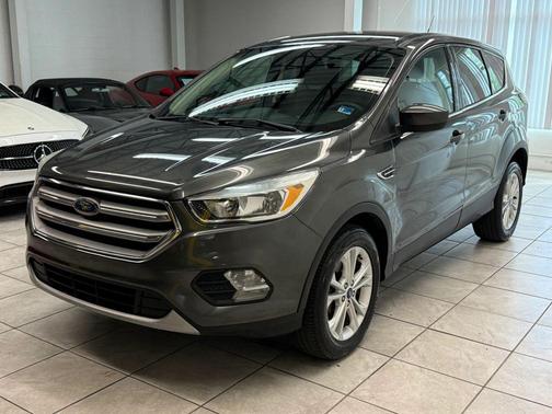 Magnetic Metallic 2017 Ford Escape SE
