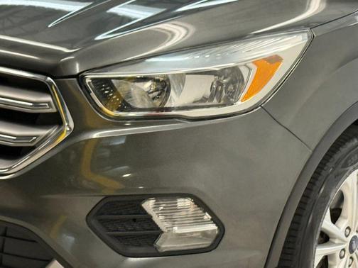 Magnetic Metallic 2017 Ford Escape SE