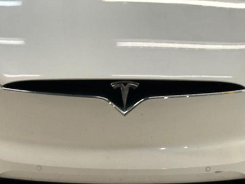 Pearl White Multi-Coat 2018 Tesla Model X 100D