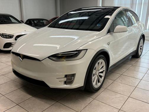 Pearl White Multi-Coat 2018 Tesla Model X 100D
