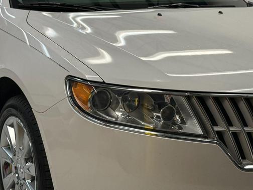 2010 Lincoln MKZ Base