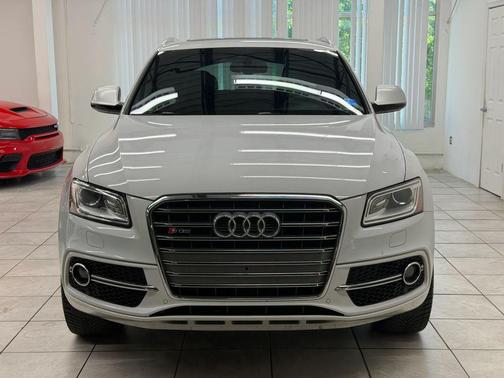 White 2016 Audi SQ5 3.0T Premium Plus