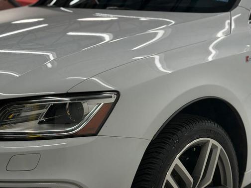 White 2016 Audi SQ5 3.0T Premium Plus