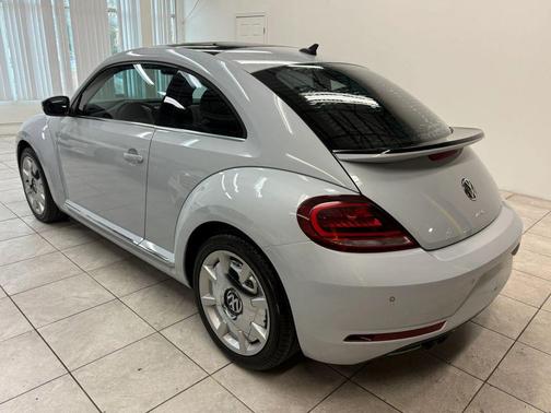2018 Volkswagen Beetle 2.0T SE