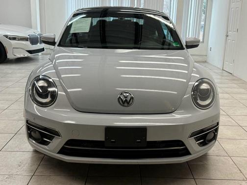 2018 Volkswagen Beetle 2.0T SE