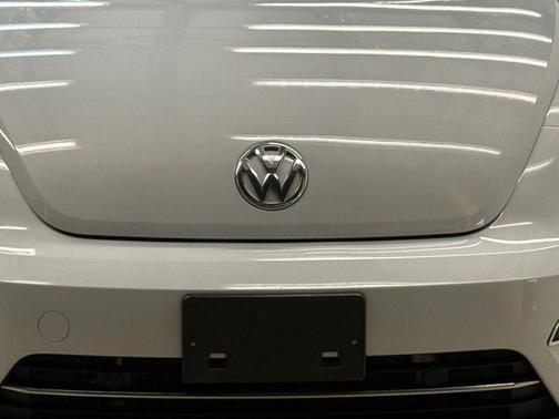 2018 Volkswagen Beetle 2.0T SE