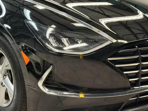 2022 Hyundai SONATA SE